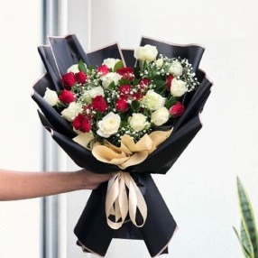 Classic Dozen Roses