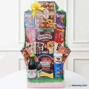 Royal Gilded Feast Tower